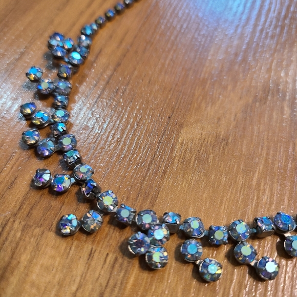 Vintage crystal necklace, cornflower blue - Picture 4 of 6
